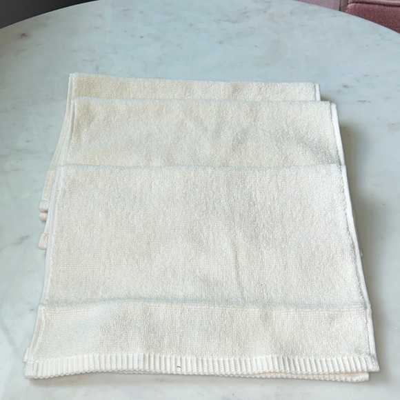 Lenox‎ Christmas Holly off White Embroidered Hand Towels - Picture 7 of 7